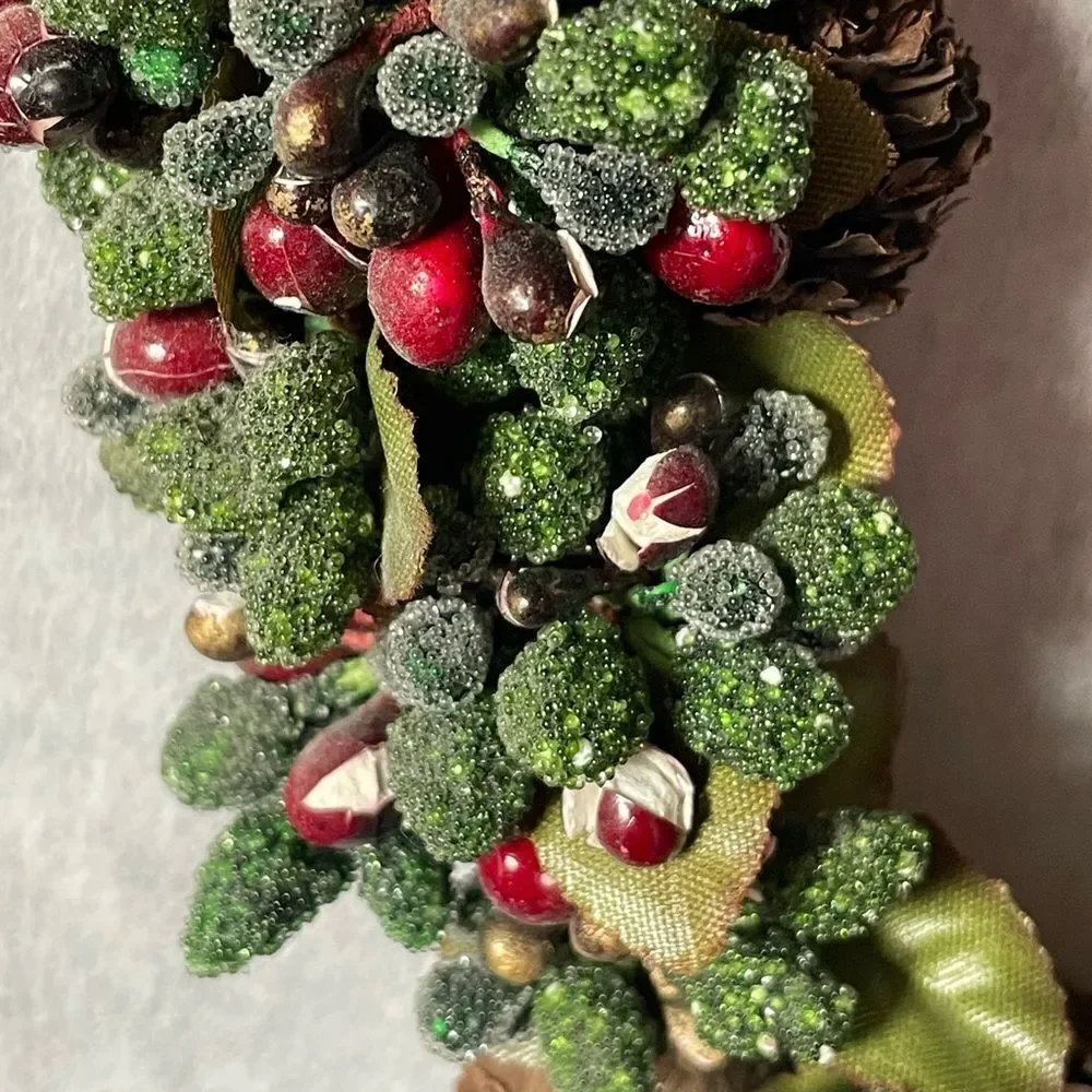 Christmas Wreath Shimmering Green w/Pinecones & Cranberries